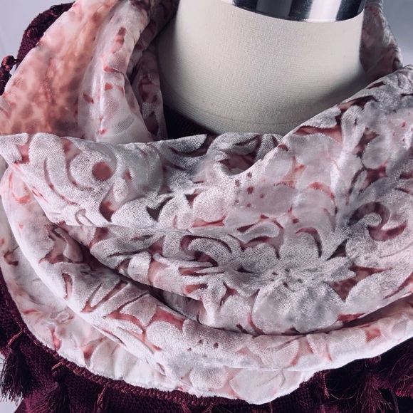 Pullover Sweater and Velvet Scarf with Tassels - Picture 4 of 7